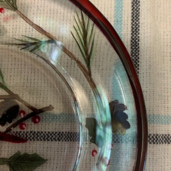 Cardinal & Holly on a Clear Glass Dish with Red Ri - Picture 10 of 11